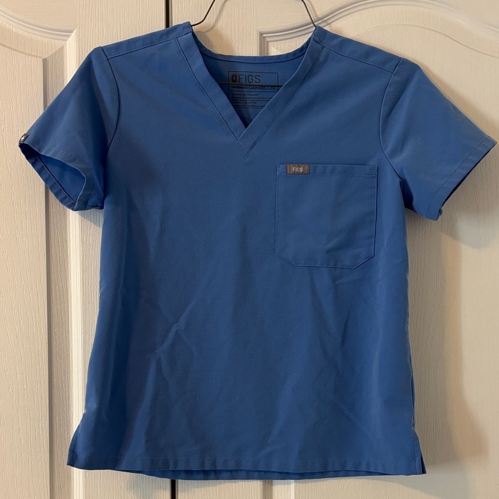 Figs Catarina one-pocket scrub top ceil blue xs